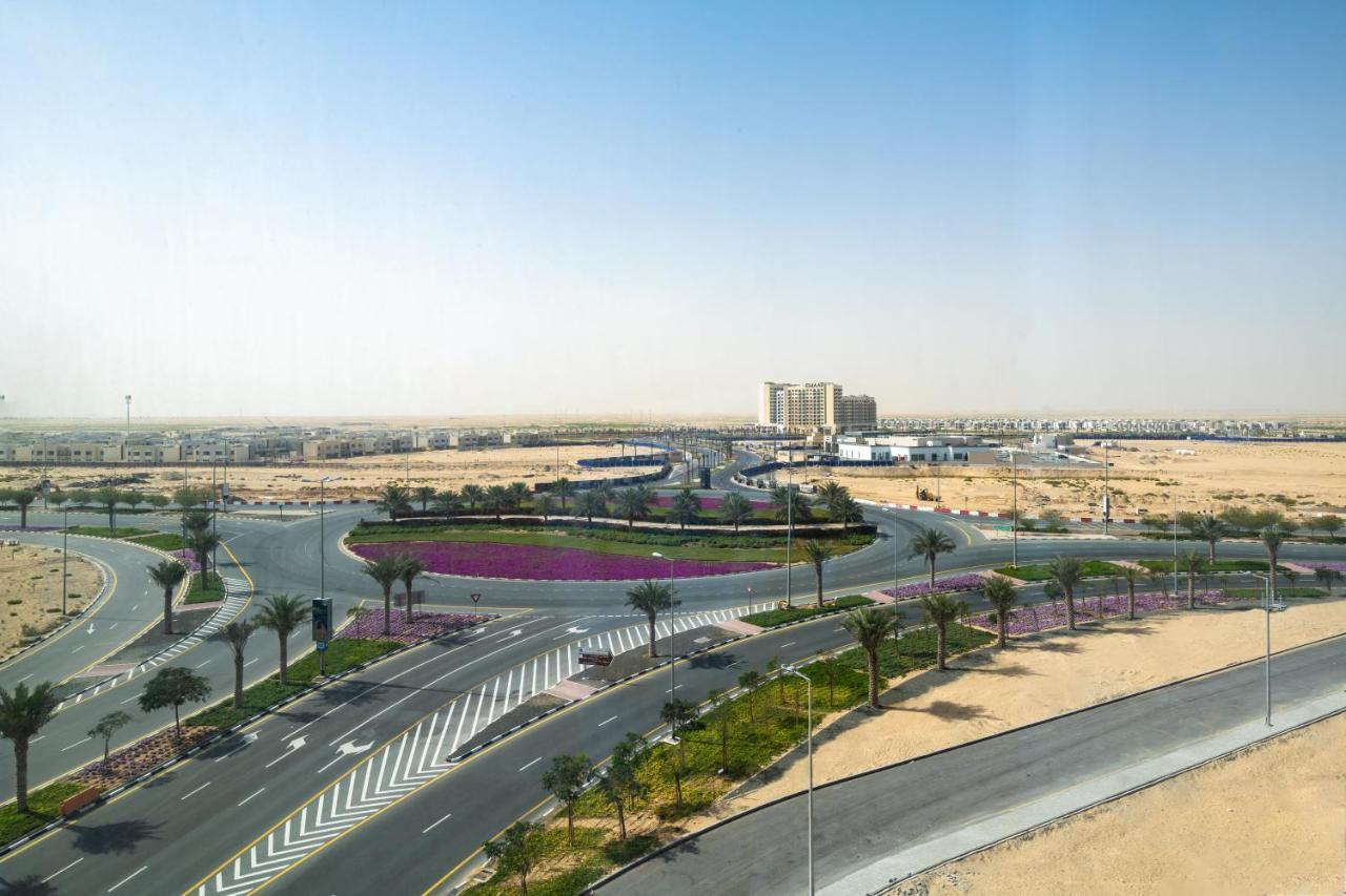 Holiday Inn Dubai Al-Maktoum Airport, An Ihg Hotel Kültér fotó