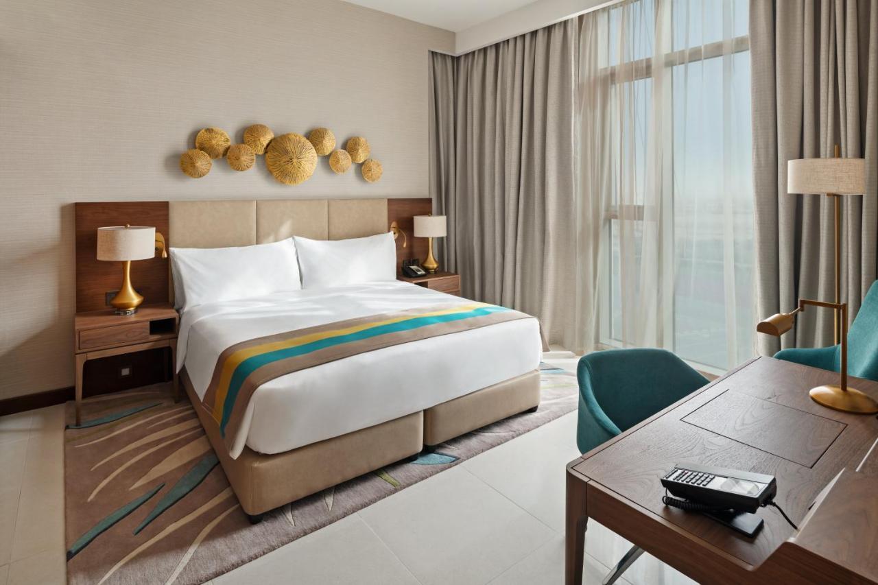 Holiday Inn Dubai Al-Maktoum Airport, An Ihg Hotel Kültér fotó