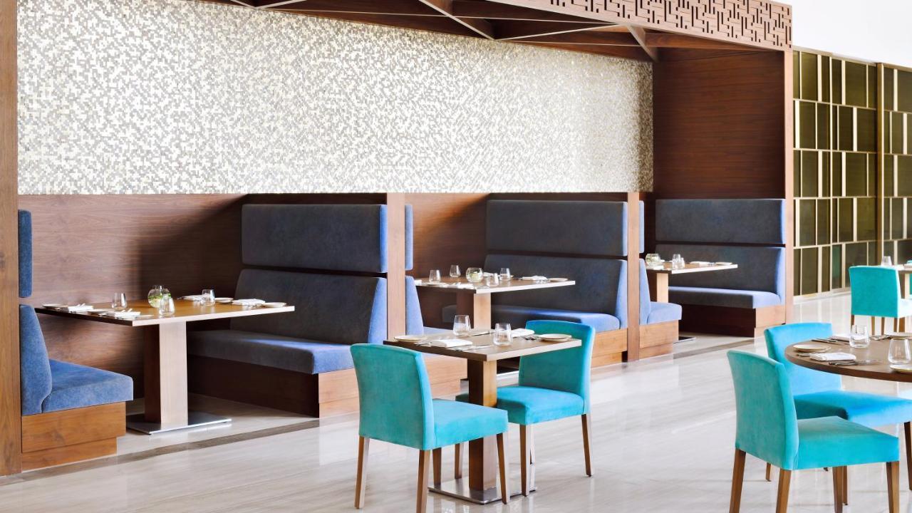 Holiday Inn Dubai Al-Maktoum Airport By Ihg Kültér fotó