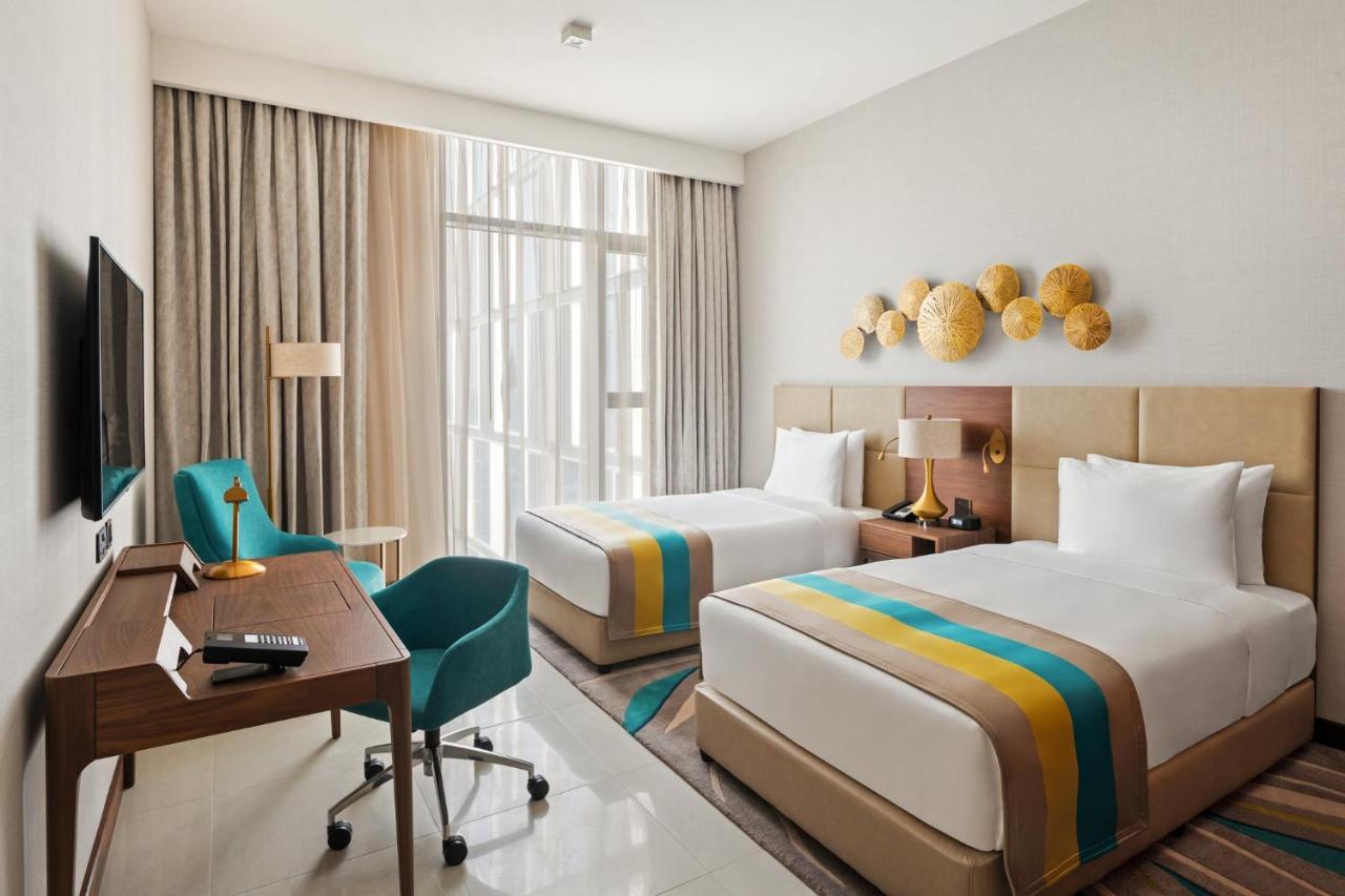Holiday Inn Dubai Al-Maktoum Airport By Ihg Kültér fotó
